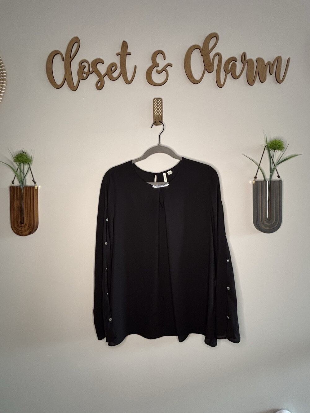 Women’s Est. 1948 Black LS Blouse Size XL w/button Sleeves Work Attire